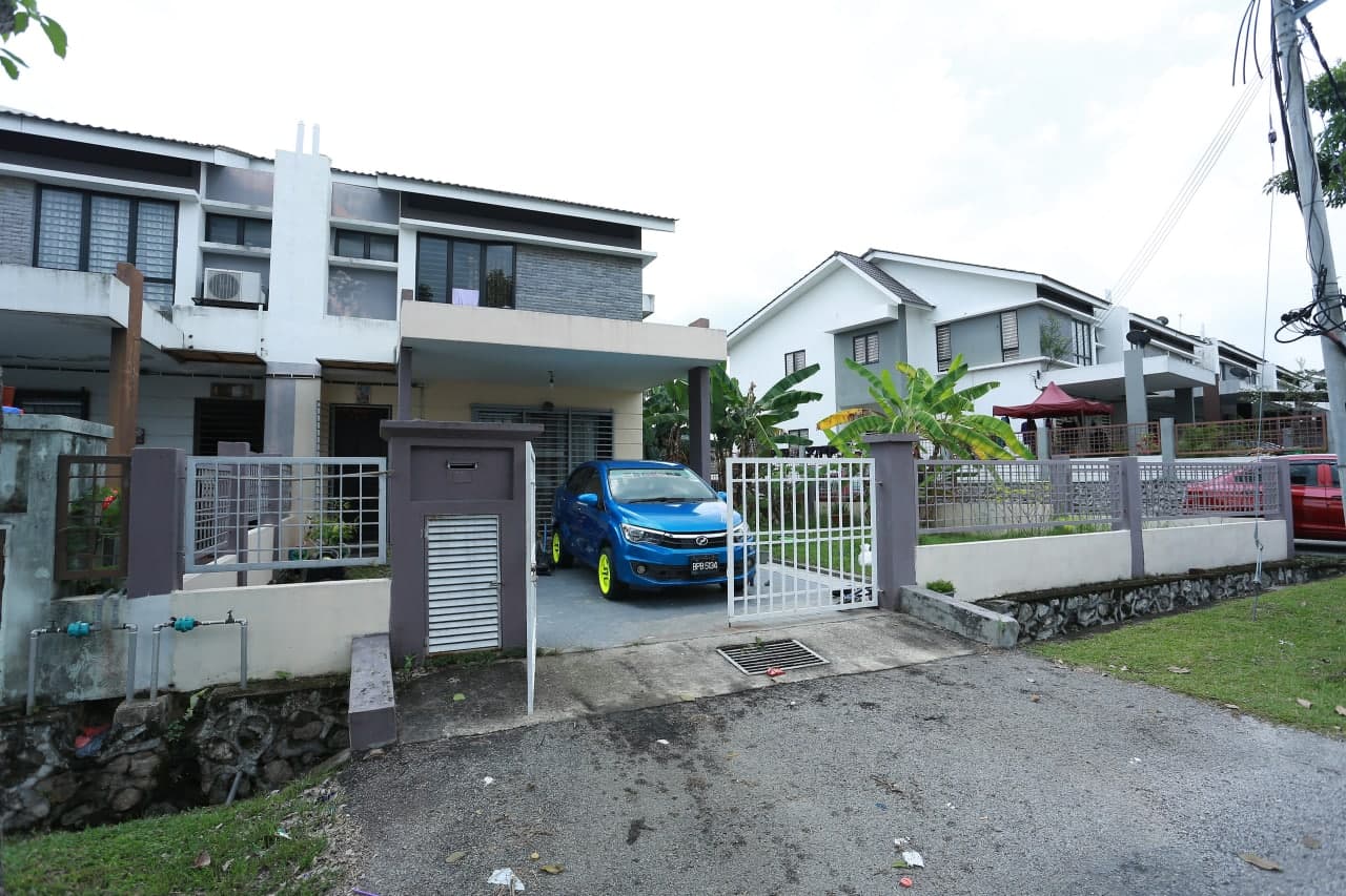 END LOT BUKIT SAUJANA SUNGAI BULOH RENOVATED - photo 3