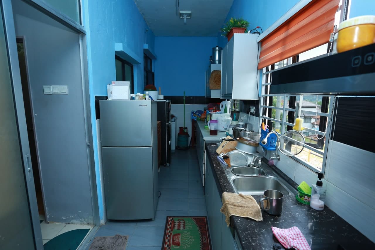 END LOT BUKIT SAUJANA SUNGAI BULOH RENOVATED - photo 4
