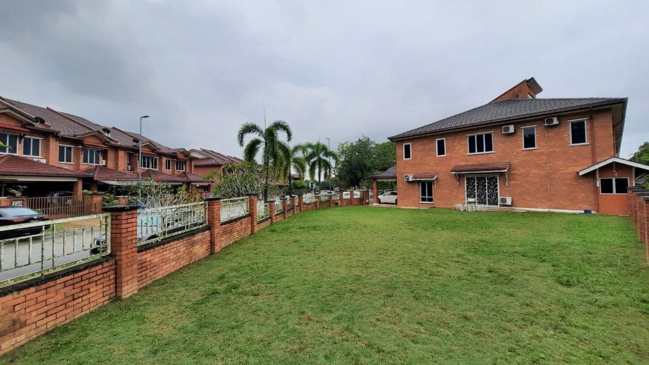 CORNER DOUBLE STOREY Taman Alam Budiman Seksyen U1 - photo 2