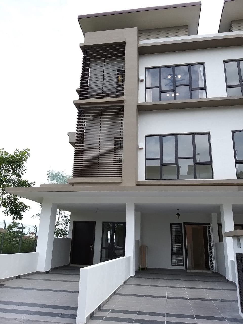 N DIRA 16 SIERRA PUCHONG FULLY FURNISHED - photo 2