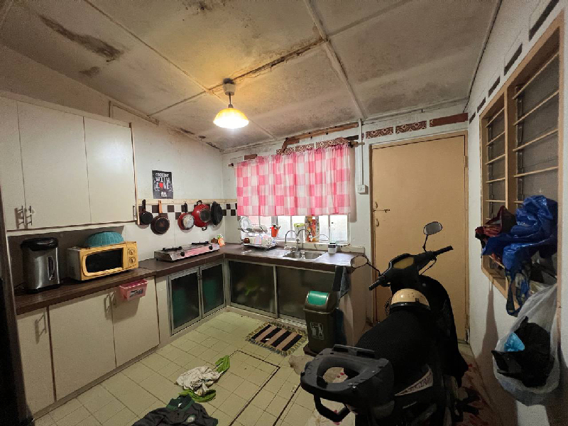 Facing Main Road, Single Storey Taman Keramat, Jalan Enggang  - photo 3