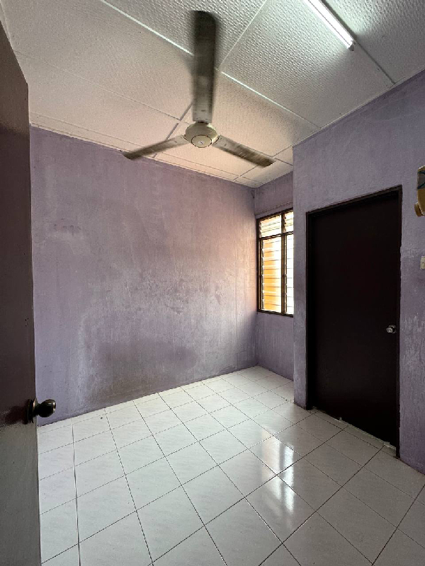    END LOT 2 STOREY TERRACE FACING OPEN FIELD  AND WALKING DISTANCE TO SURAU AL-ISLAH, TAMAN DAHLIA, - photo 6