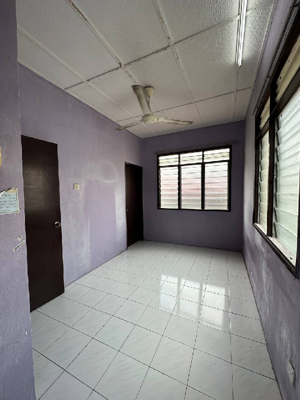    END LOT 2 STOREY TERRACE FACING OPEN FIELD  AND WALKING DISTANCE TO SURAU AL-ISLAH, TAMAN DAHLIA, - photo 7