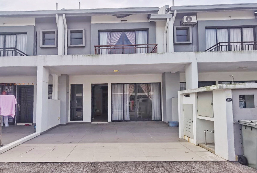 Cheapest, Renovated, 2 Sty Diamond Residence, Diamond City,Aster type, Semenyih  - photo 12