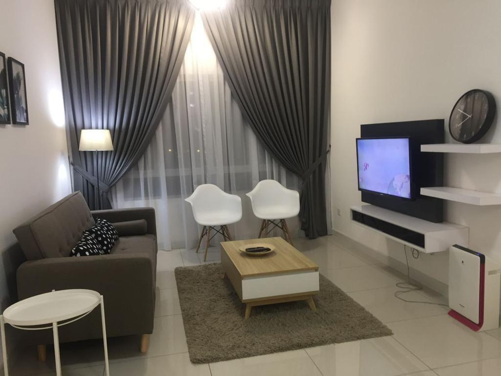 Savanna Executive