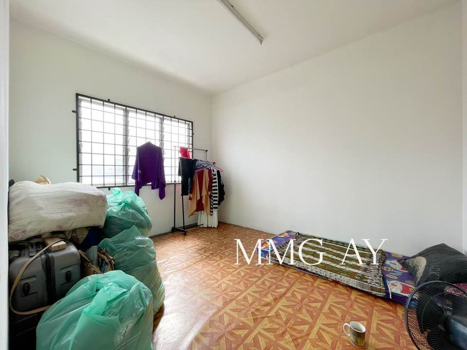 BEST FOR INVESTMENT Bandar bukit tinggi 2 flat - photo 3