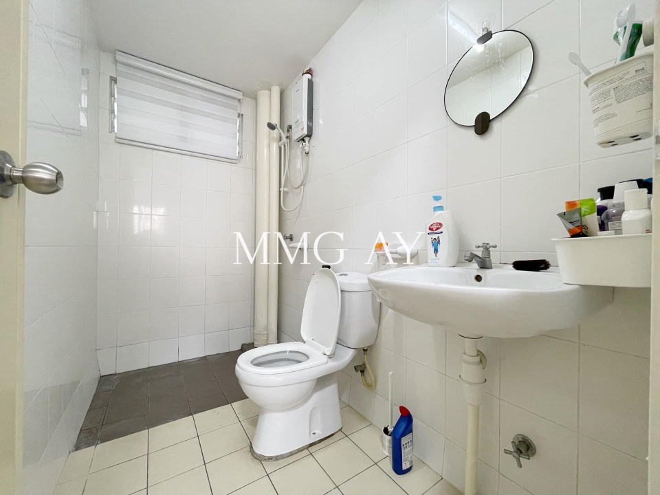 Good condition seri jati apartment setia alam - photo 4