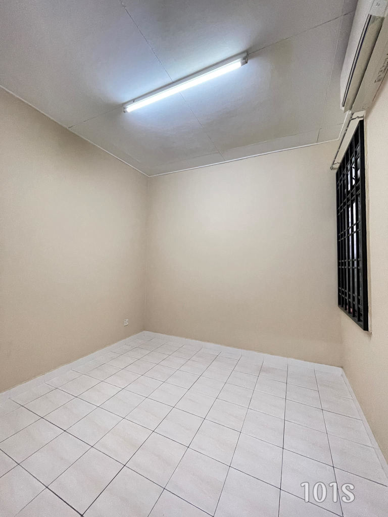 Move in condition bandar saujana putra 1 sty 20x70 - photo 4