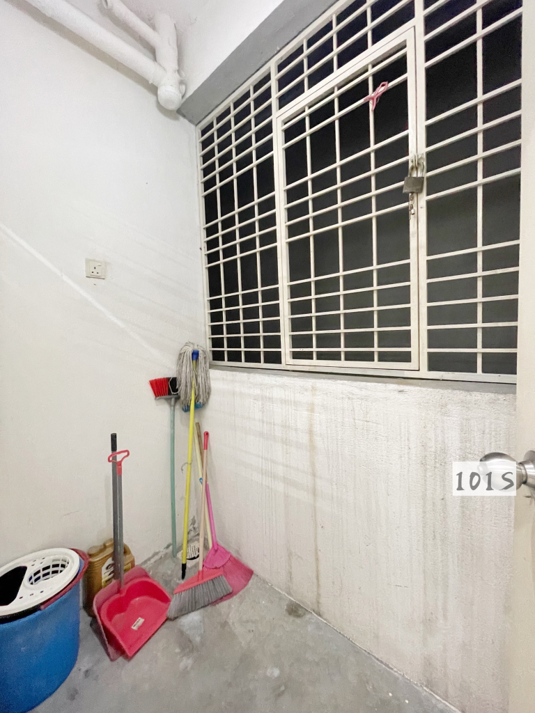 Kemuning aman below market basic unit - photo 3