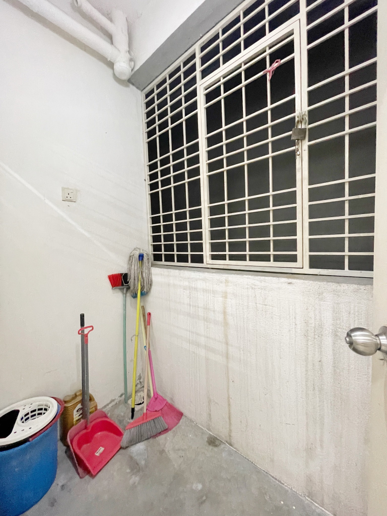 Kemuning aman below market basic unit - photo 9