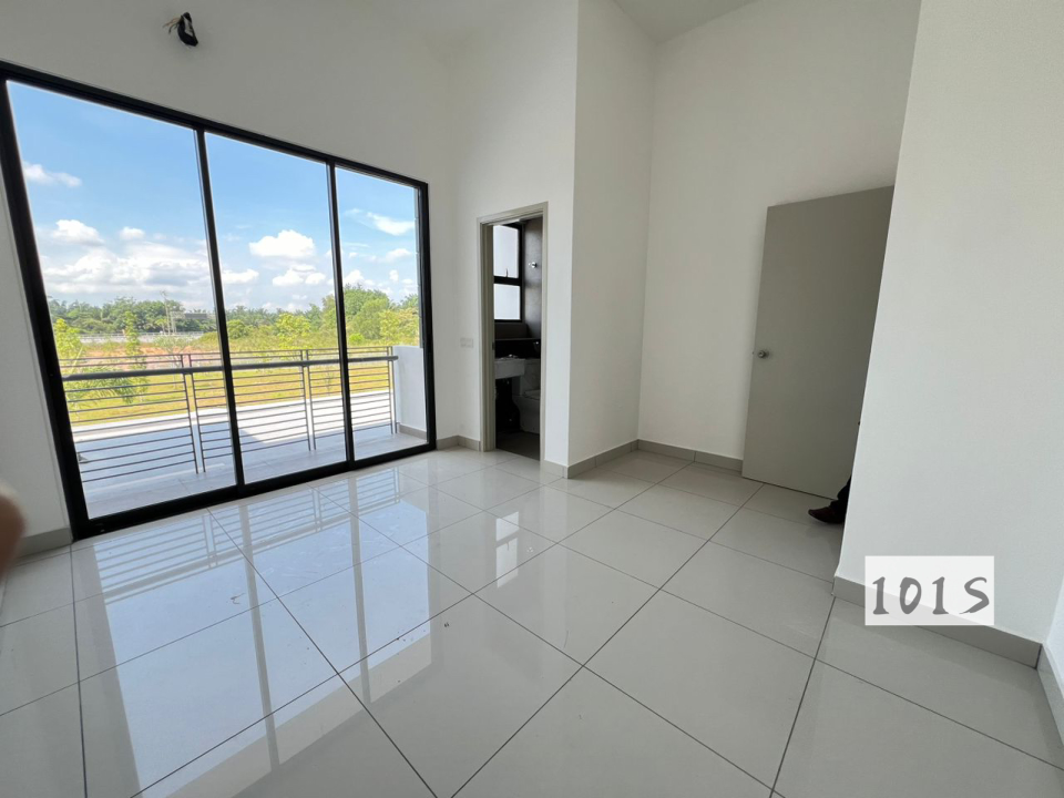 Brand new unit Robin residences bandar rimbayu - photo 5