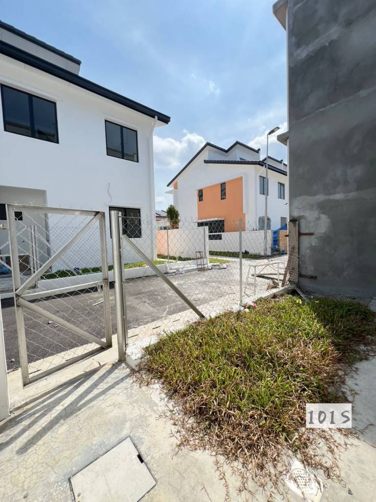 Brand new unit Robin residences bandar rimbayu - photo 7