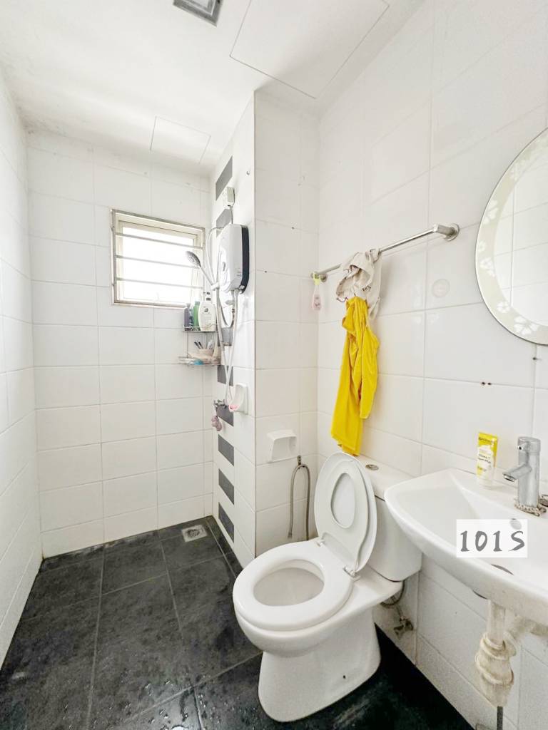 For sale Lagoon suite condo kota kemuning - photo 2