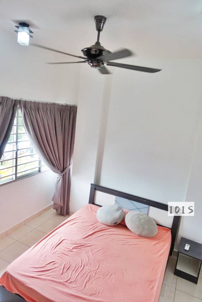 For sale lagoon suite condo 700sqft - photo 4