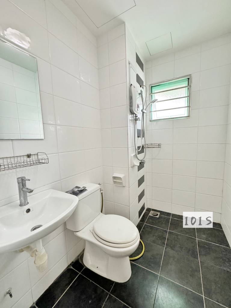 For rent lagoon suite condo kota kemuning - photo 2