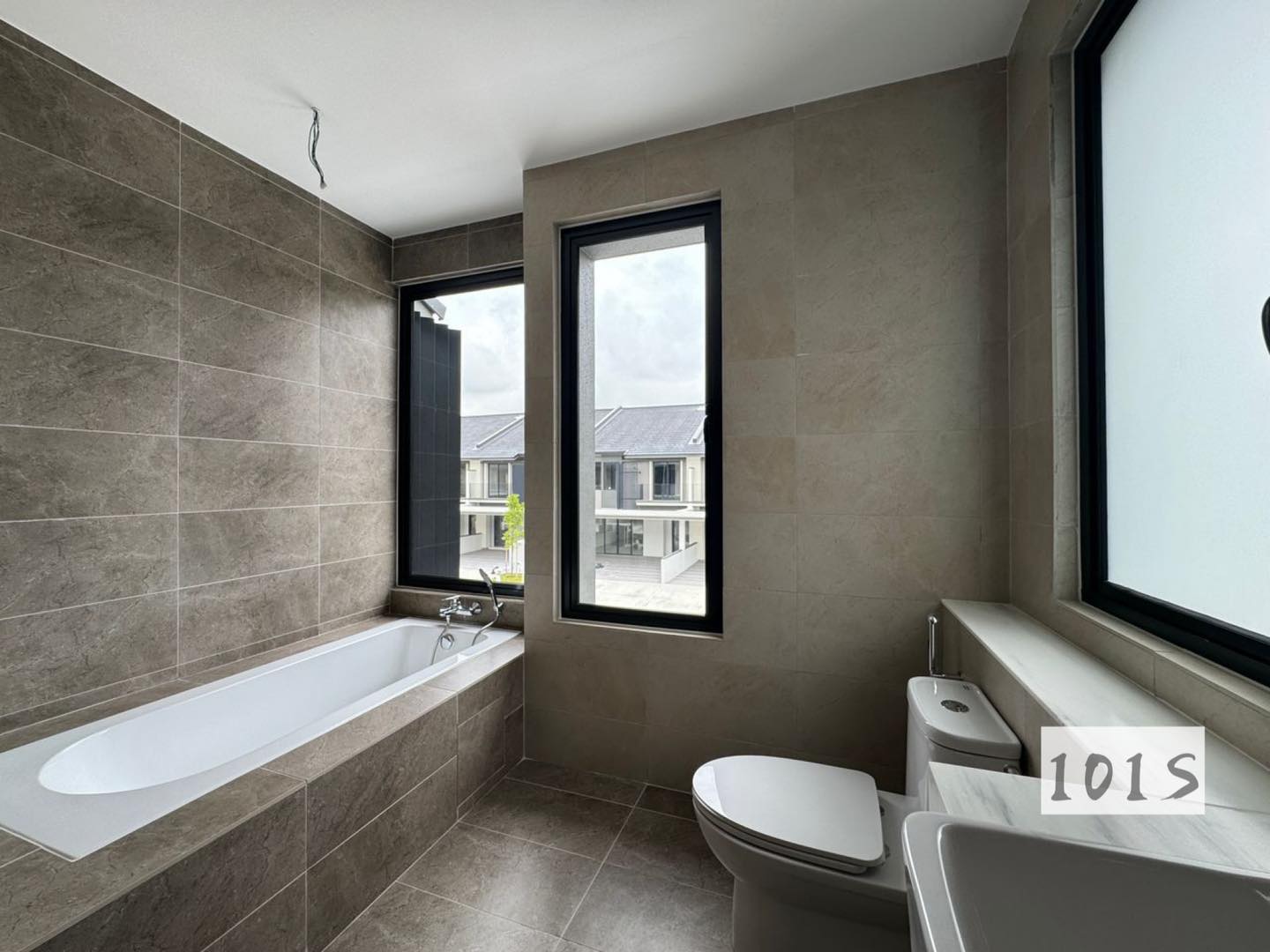 Below market elemen residences 2 sty semi d - photo 5