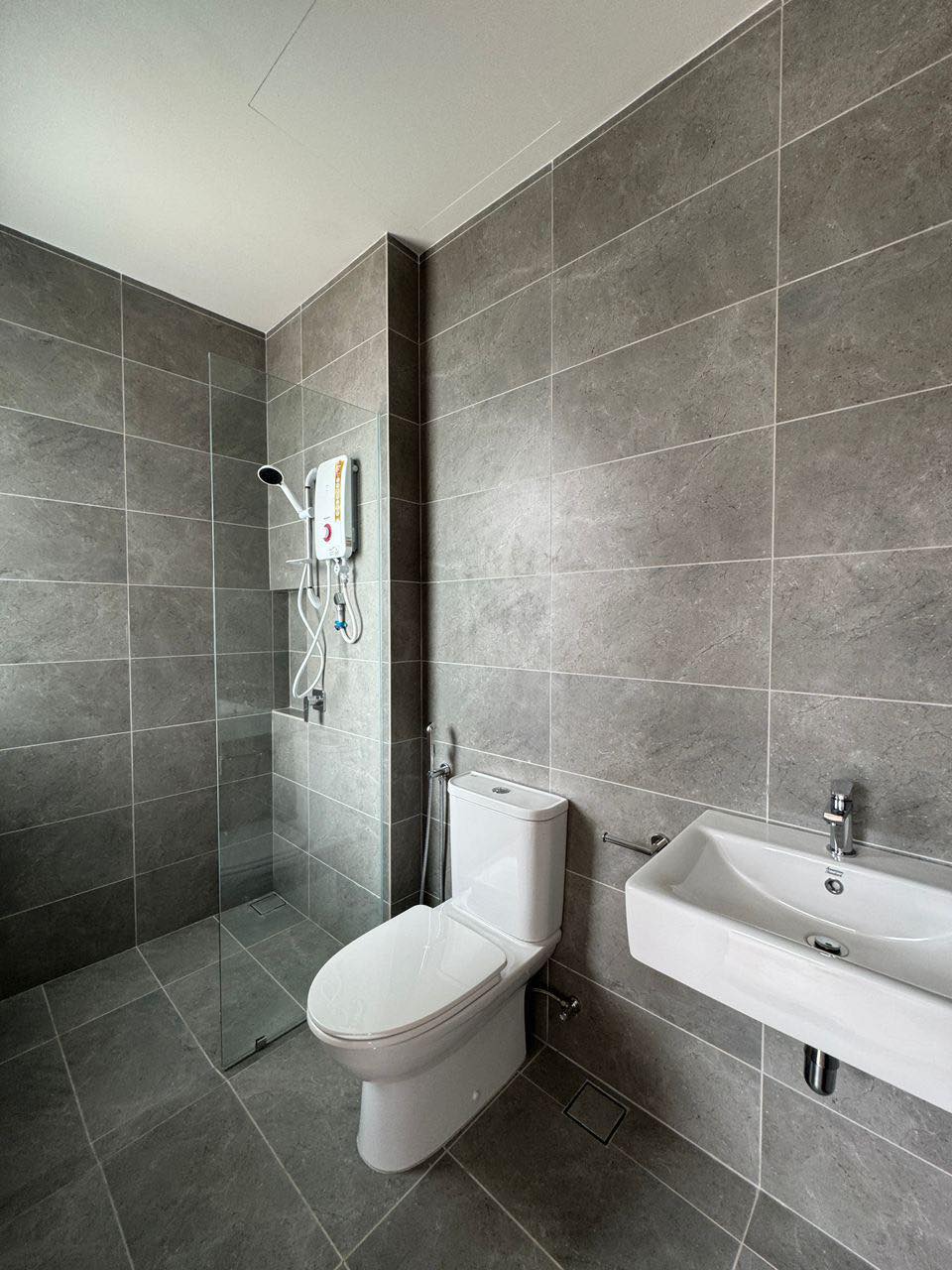 Below market elemen residences 2 sty semi d - photo 12