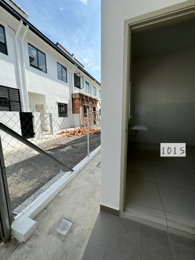 BELOW MARKET Robin residences 2 sty 18x65 - photo 7