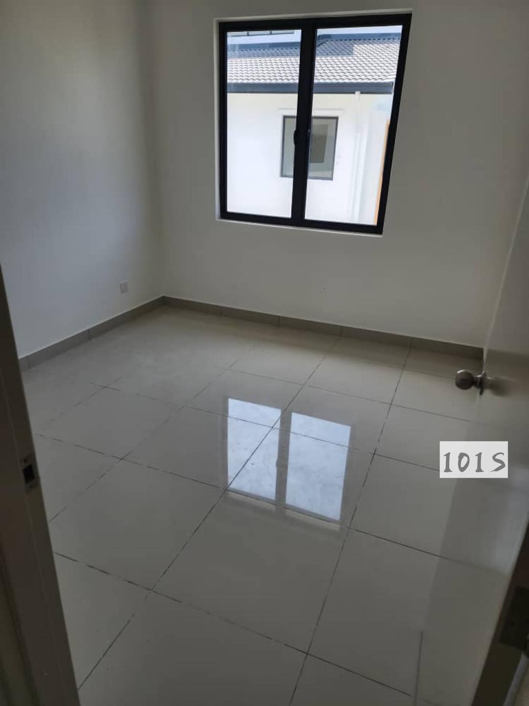 BELOW MARKET Robin residences endlot 25x65 - photo 3