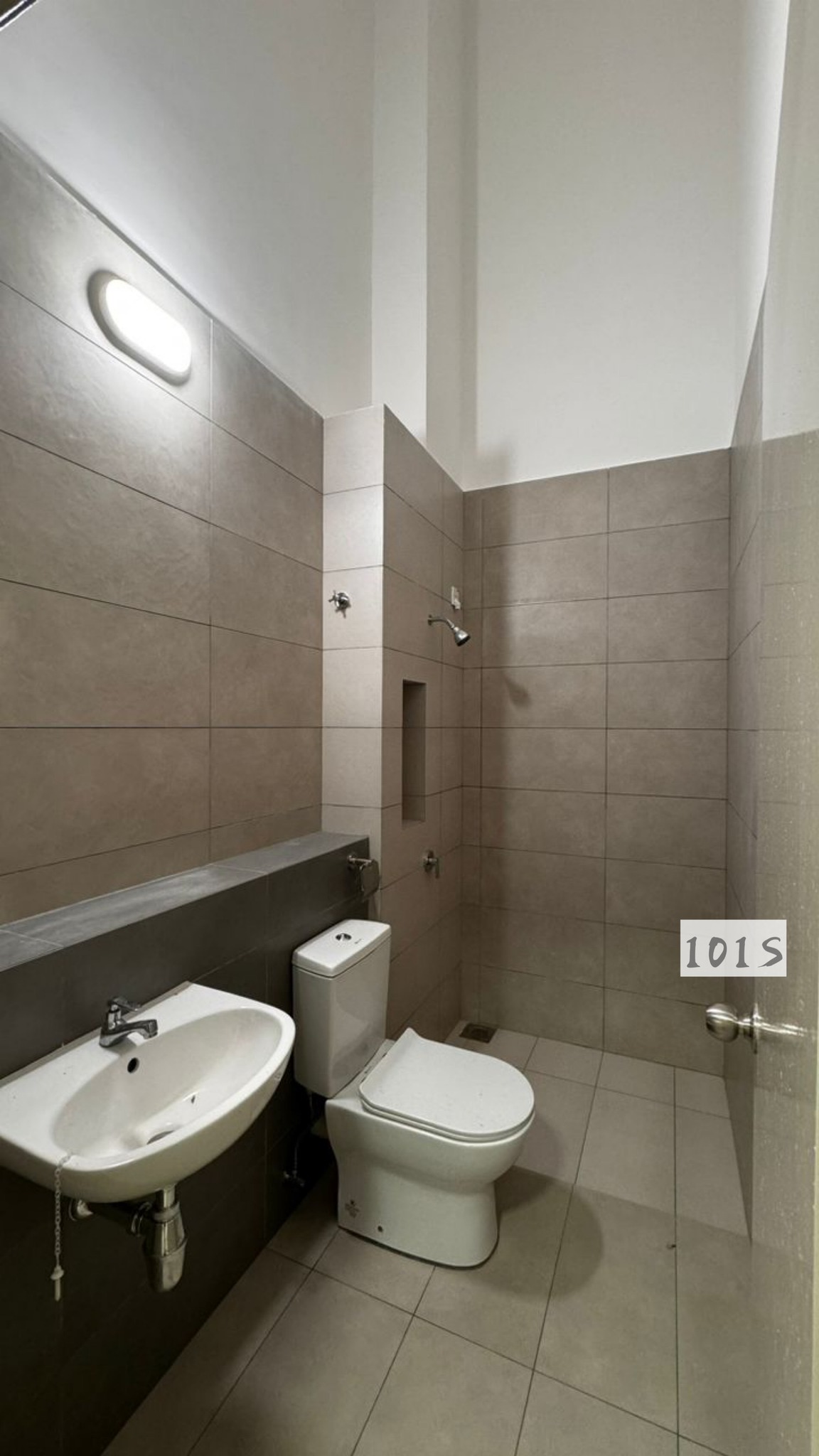 For rent robin residences 2 sty 18x65 - photo 8