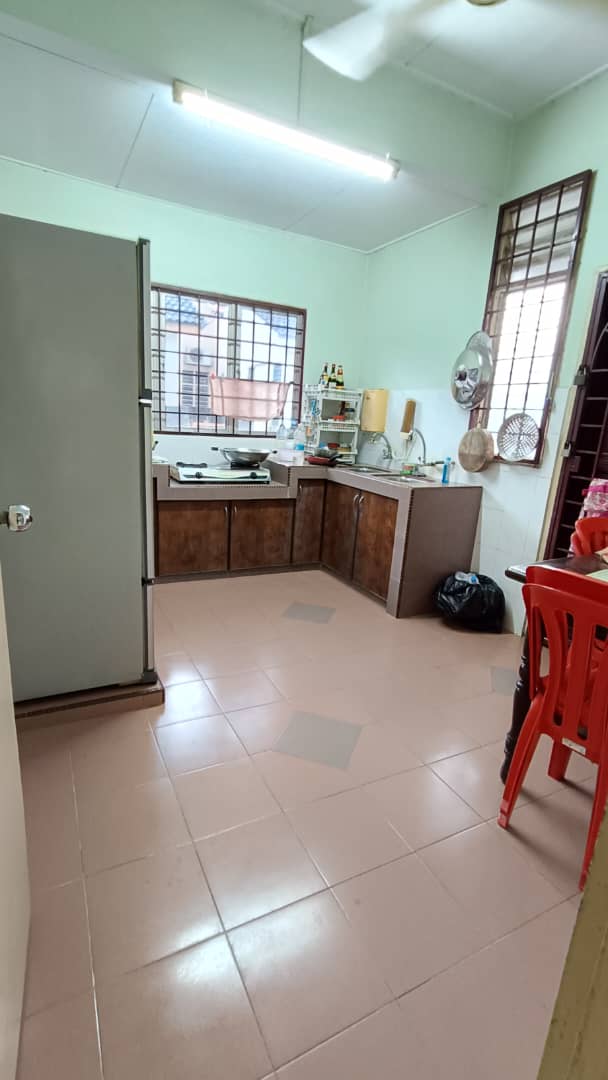 Garden Home Fully Renovated Extended Single Storey - photo 5