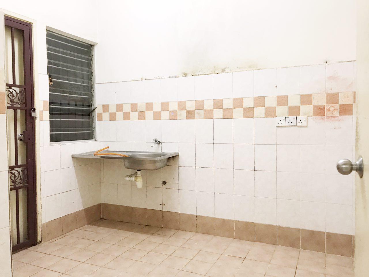 2 Storey Terrace  Bukit Subang - photo 5