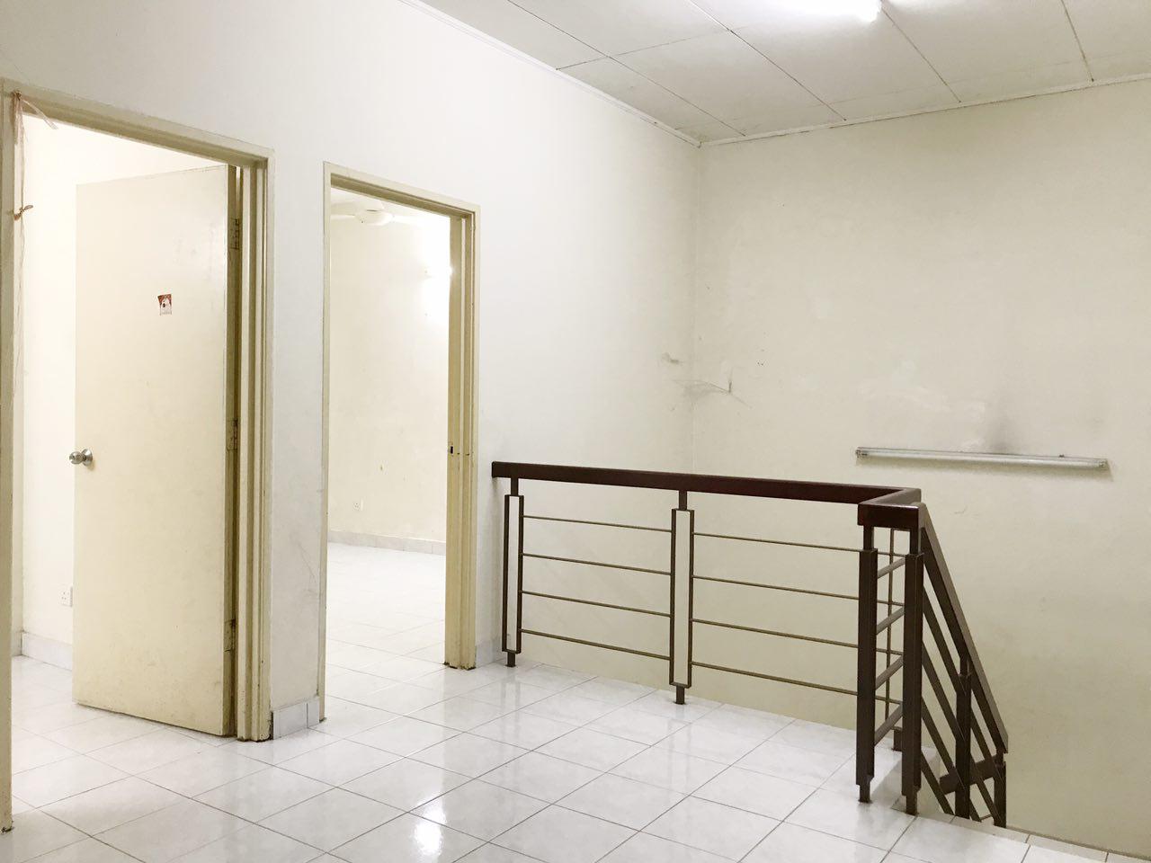 2 Storey Terrace  Bukit Subang - photo 6