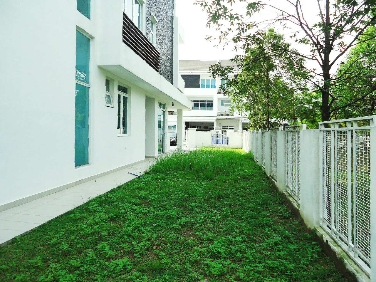 3 Stry Corner Lot Lagenda 3 Waterfront Bkt Jeluton - photo 3