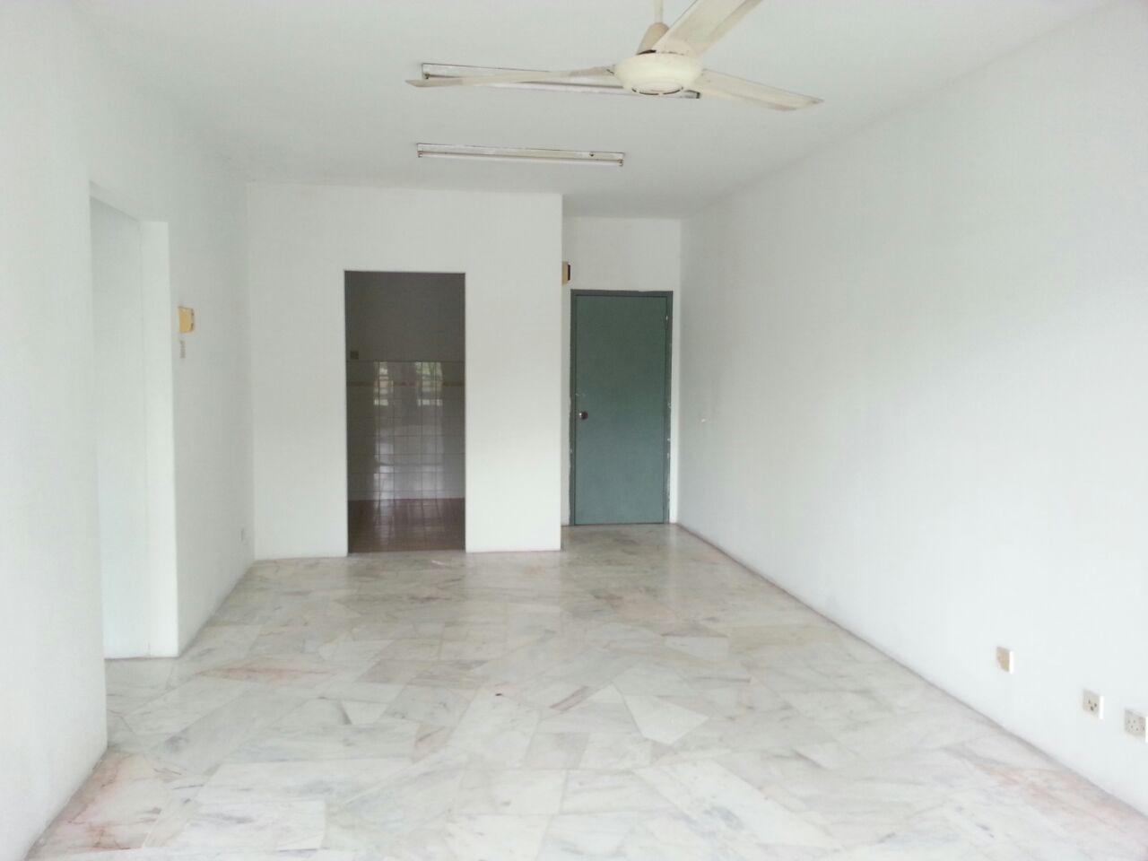 D KIARA APARTMENT PST BDR PUCHONG SETIA WALK LRT - photo 2