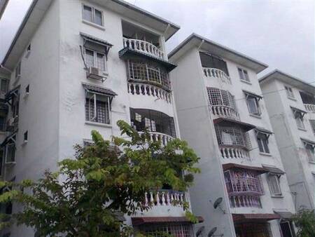Pandan Lake View Apartment - photo 4