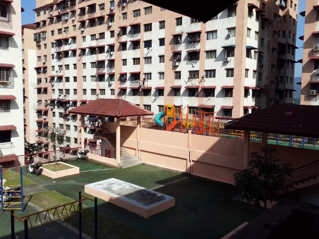 Lestari Apartment , Damansara Damai - photo 2