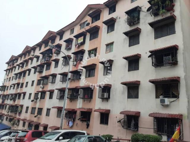 Lestari Apartment , Damansara Damai - photo 3