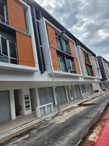 New Shoplot Bandar Tasik Puteri Rawang Fro Renat - photo 5
