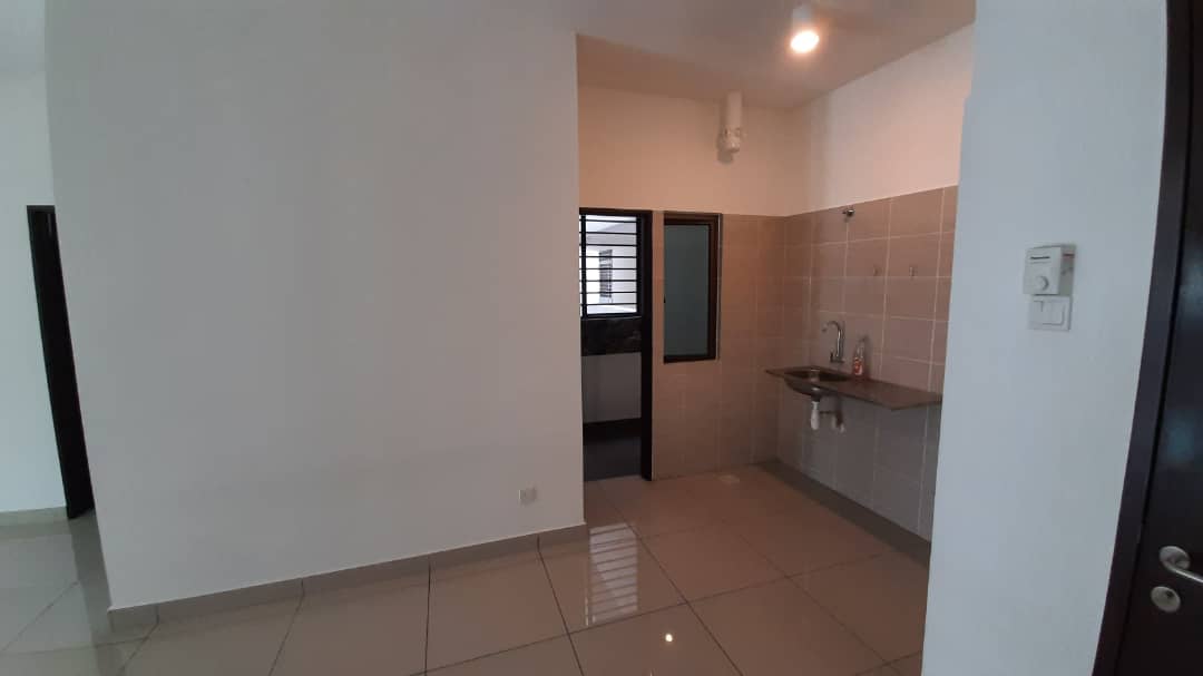 2 Urgent Unit in Zamrud Residence to Let - photo 2