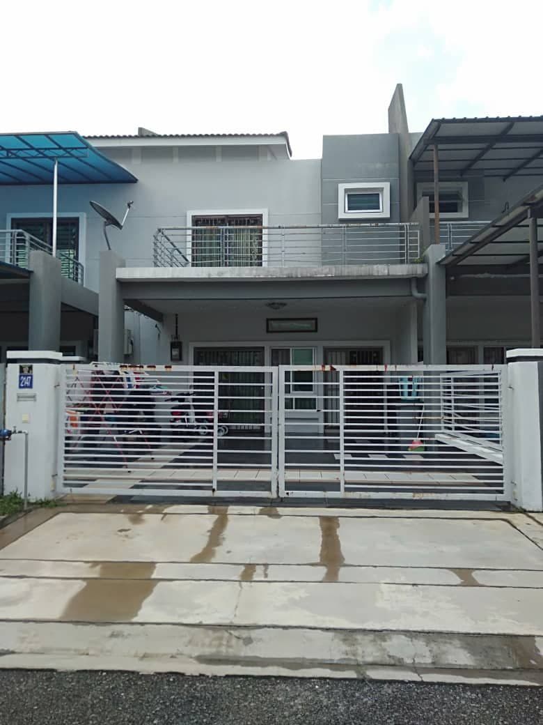 2 Storey Taman Nusari Bayu, Sendayan - photo 1