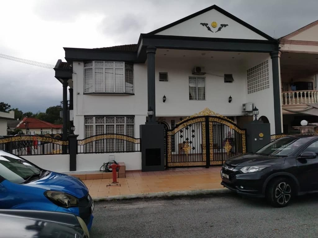 CORNER LOT Double Storey
