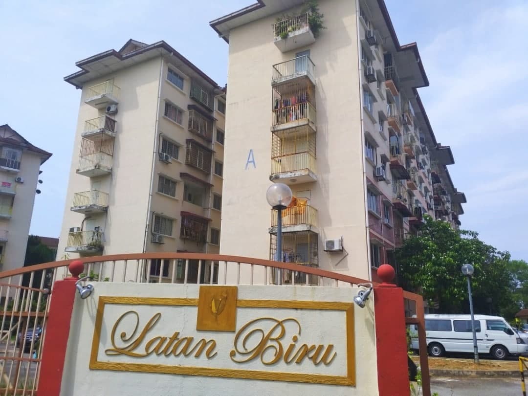 Latan Biru Apartment Kota Damansara