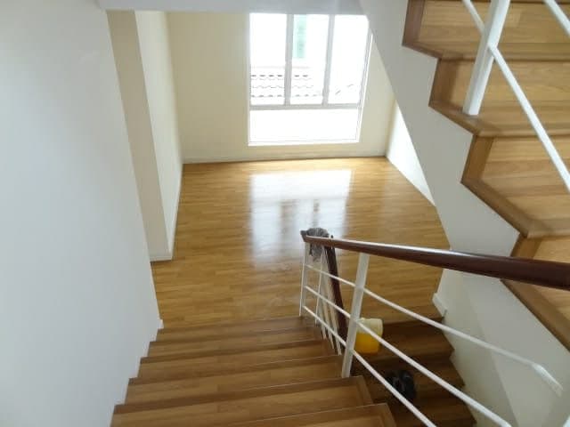 3 STOREY SEMI D  SECTION 4 SHAH ALAM