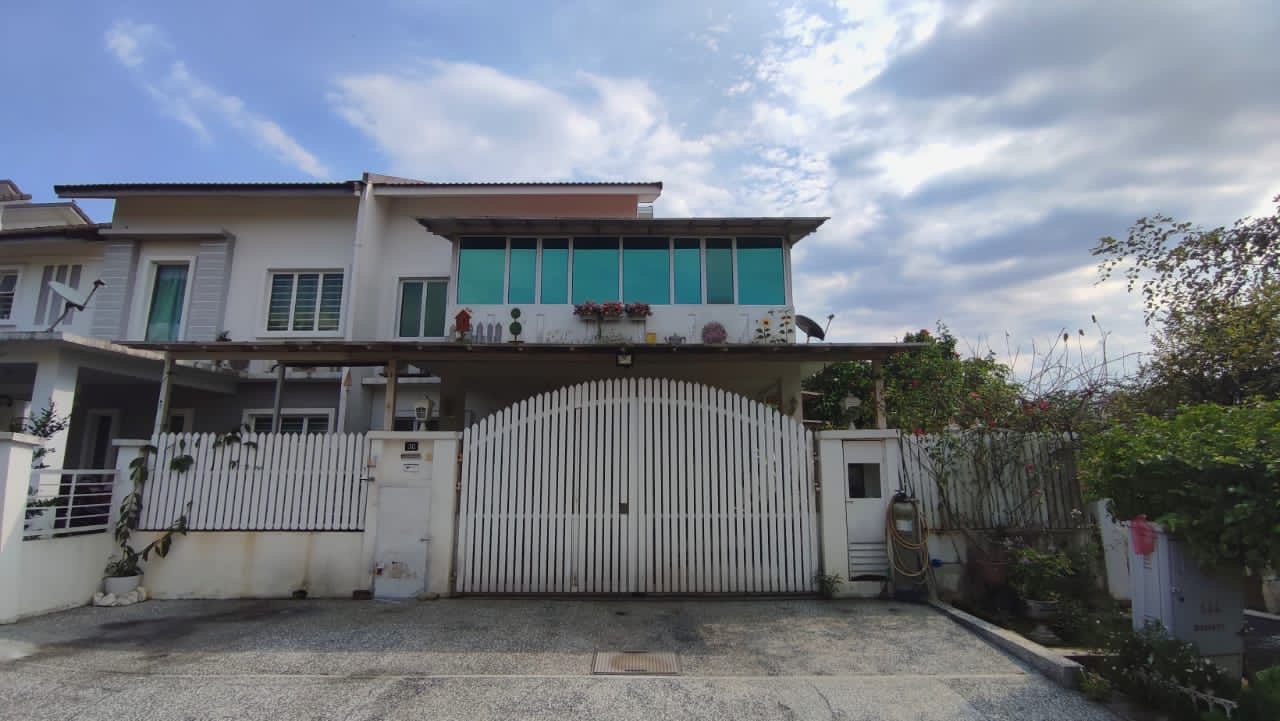 Semi D Double Storey at Hill View Residence