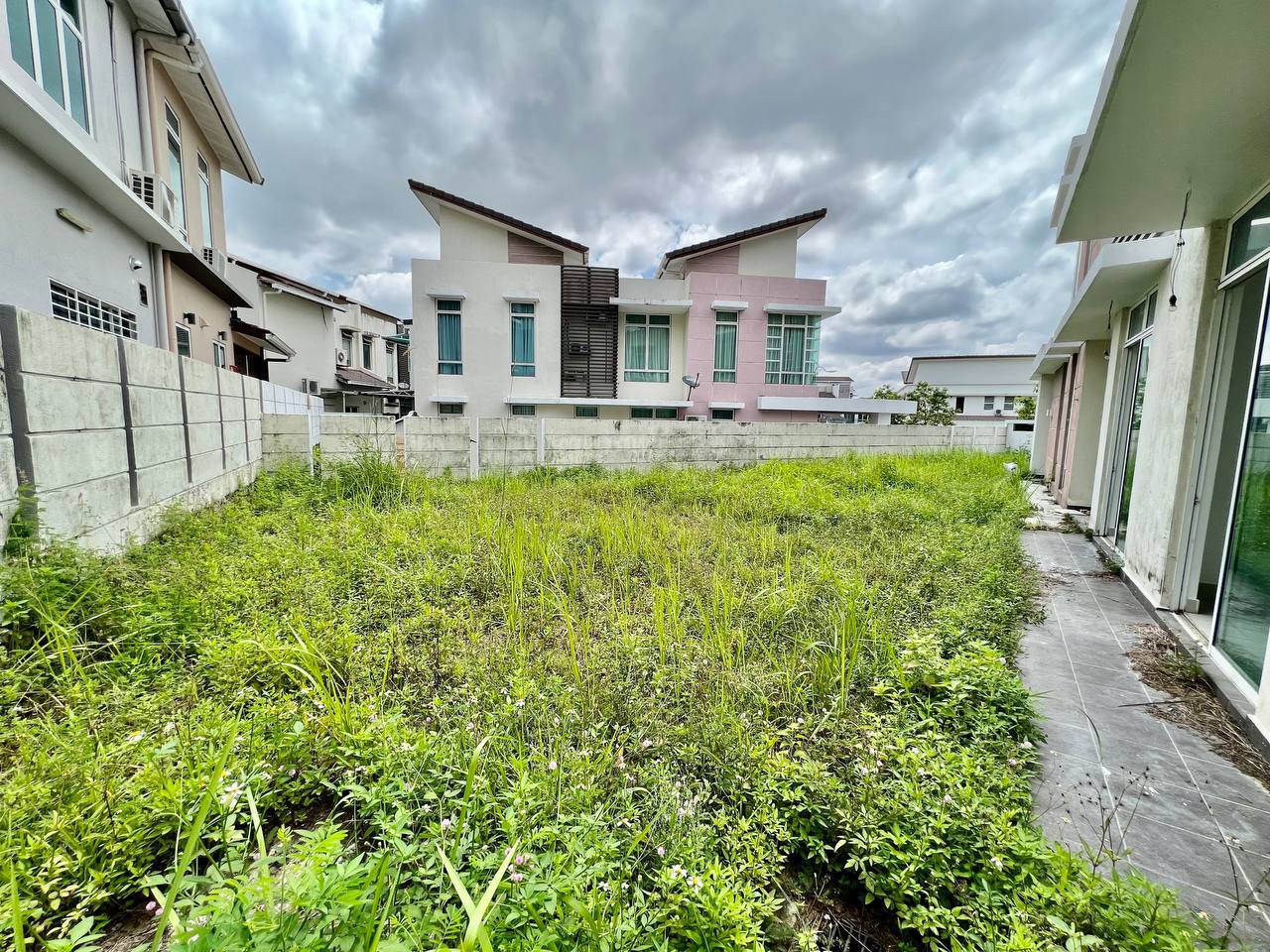 Semi D 2 Storey Avenue 6, Bandar Tun Hussein Onn - photo 3