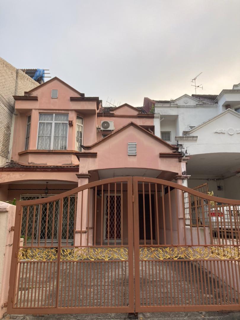Double Storey Terrace House Seksyen 13