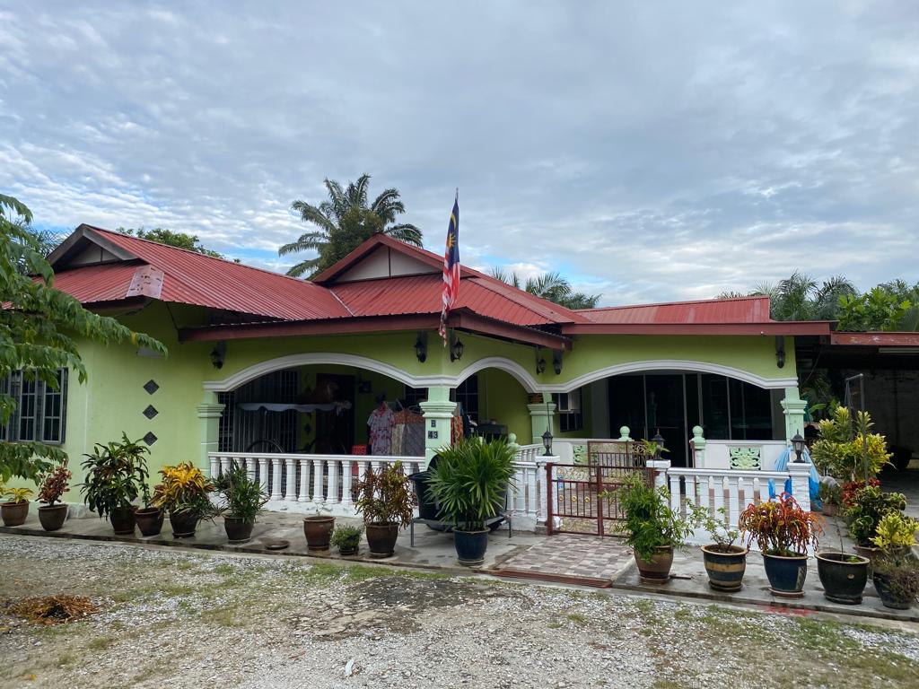Bunglow House At Sungai Besar Selangor