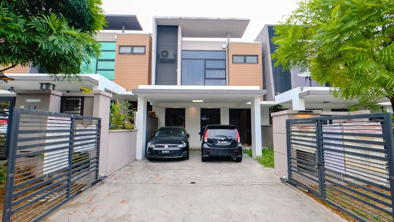 Renovated  nego double storey seksyen u12
