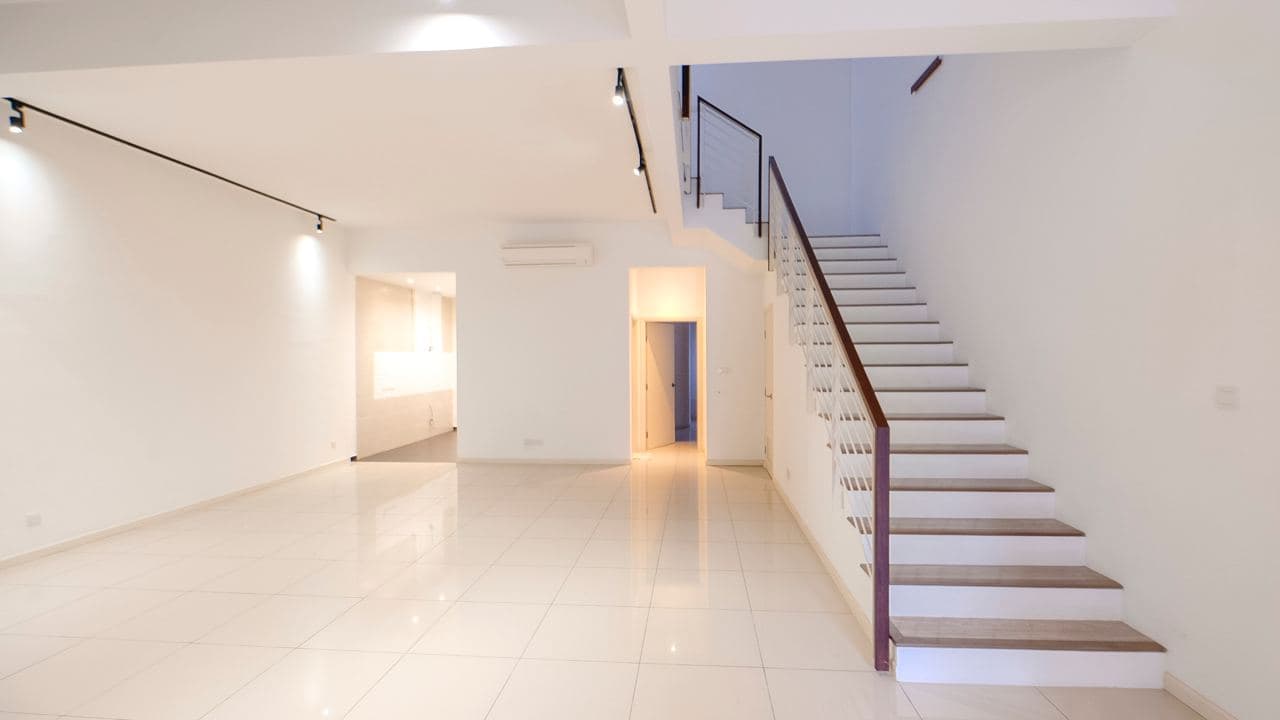 Renovated  nego double storey seksyen u12 - photo 3