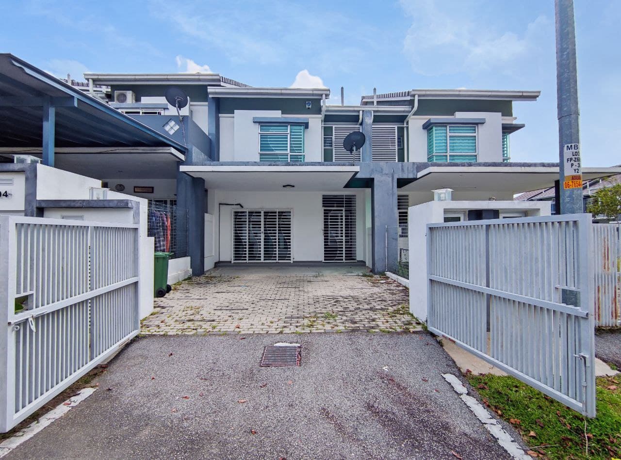 Double storey intermediate medina 3 laman orkid