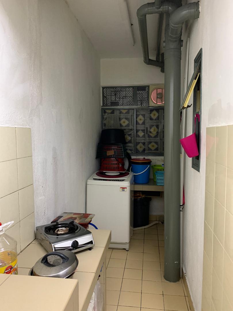 Sri Gotong Apartment - photo 12