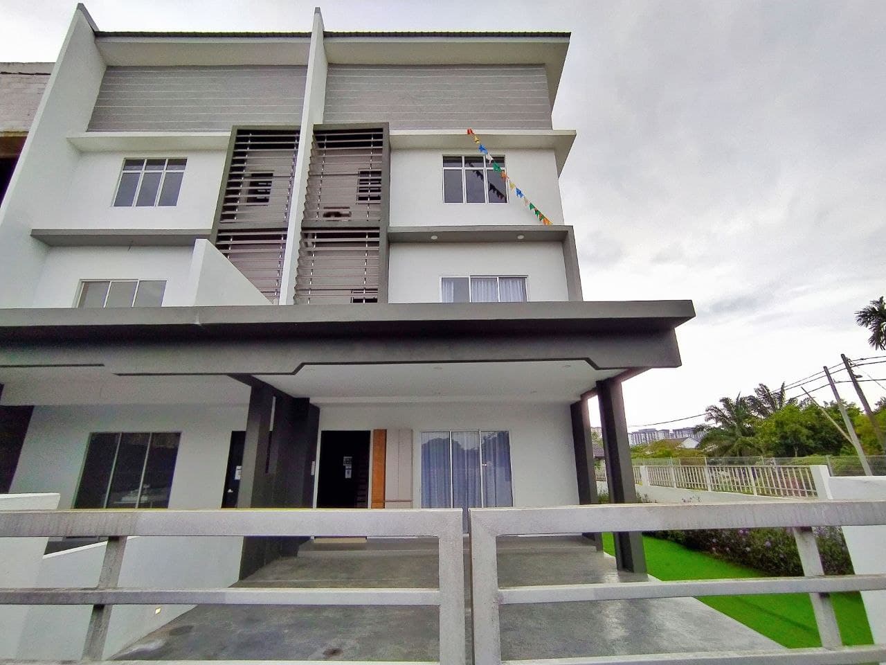 New 3 Storey Terrace Rawang - photo 2