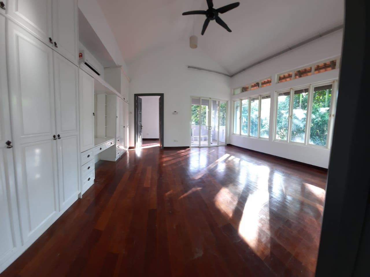 Bukit Jelutong - photo 6