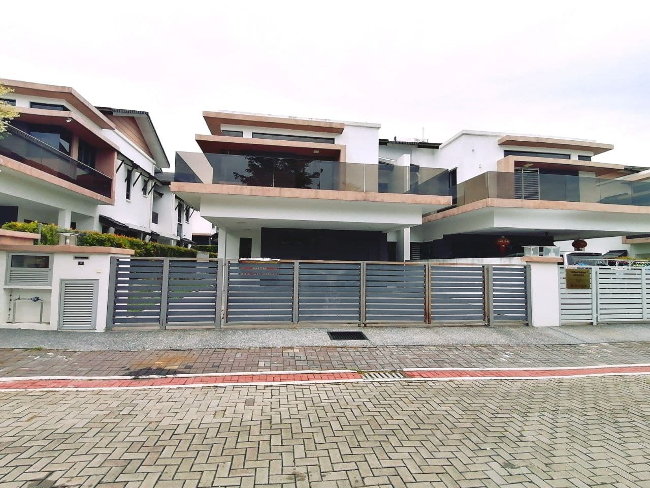 Taman Villa Perdana - photo 2