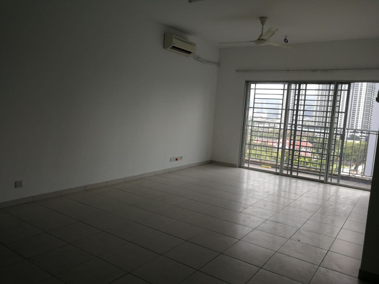 Suria Jelatek - photo 3